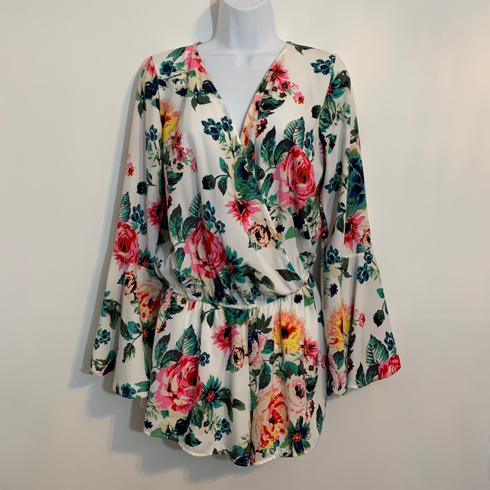 Floral romper by Vintage Havana. Size Large - Picture 3 of 8